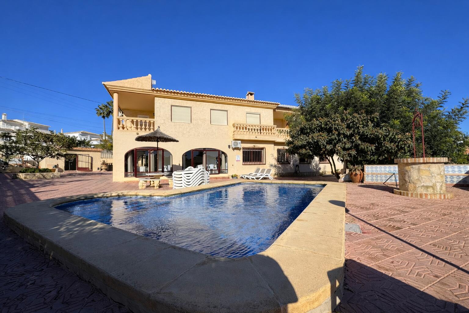 Villa -
                        Calpe -
                        11 bedrooms -
                        0 persons